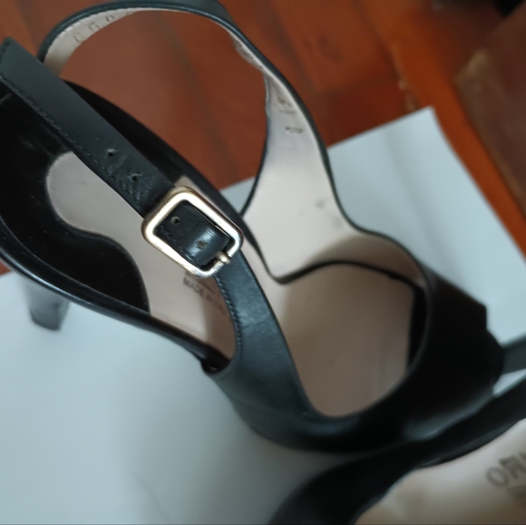 Salvatore Ferragamo black shoes - Picture 2 of 7